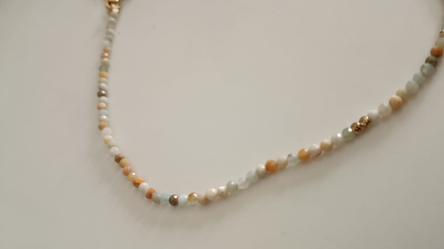 Collar de Amazonita Facetada - Serenidad y Expresión Amorosa