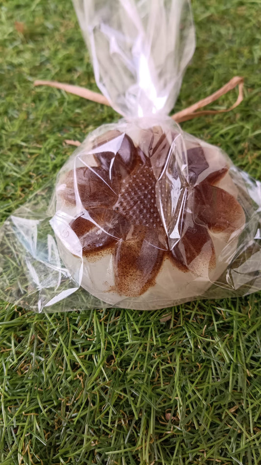 Jabón de Almendra y Canela con Flores - Abundancia y Dulzura