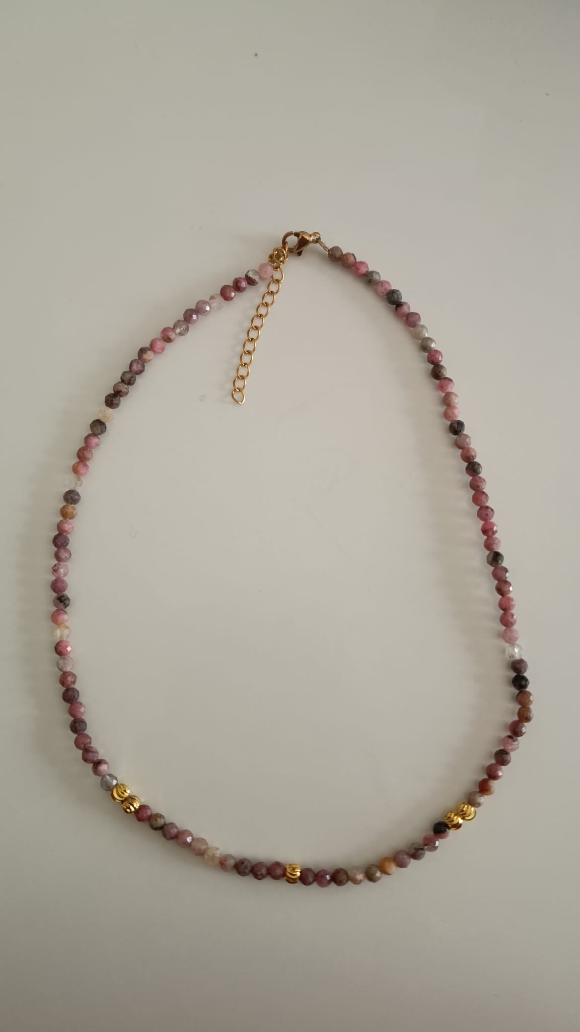 Collar de Rodonita facetada