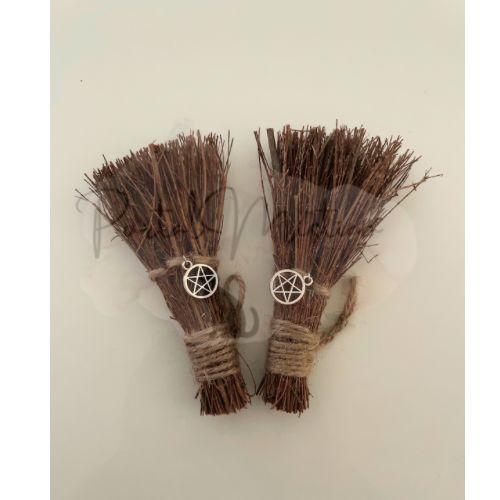Escoba de Bruja con Pentáculo - Amuleto de Protección Total