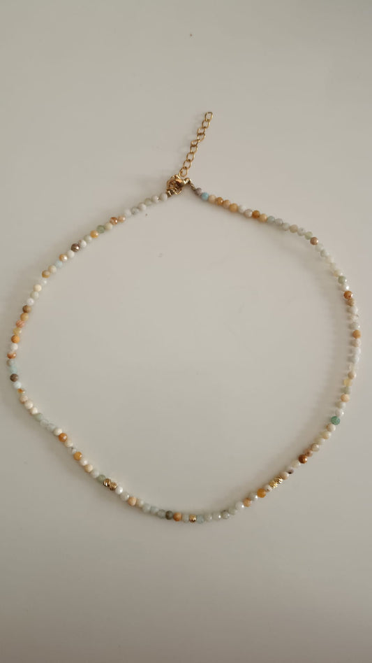 Collar de Amazonita Facetada - Serenidad y Expresión Amorosa